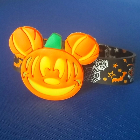 Disney Mickey Pumpkin Halloween light up bracelets - Picture 2 of 16